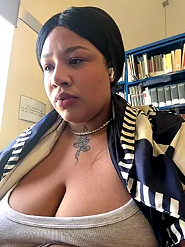 IamSashaLuv online show from September 30, 9:14 am