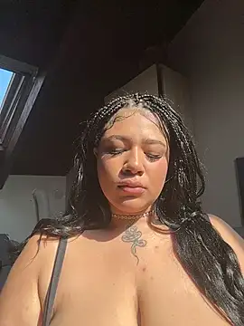 IamSashaLuv online show from March 13, 12:45 pm