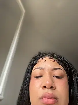 IamSashaLuv online show from April 29, 11:58 am