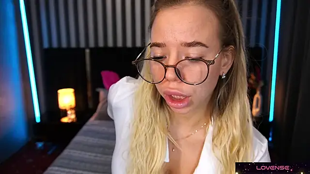 Sexy Ira online show from January 15, 7:05 am