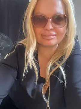 Snapshot of Lisavontease chatting on July 5, 12:12 pm Lisavontease online show from July 5, 12:12 pm