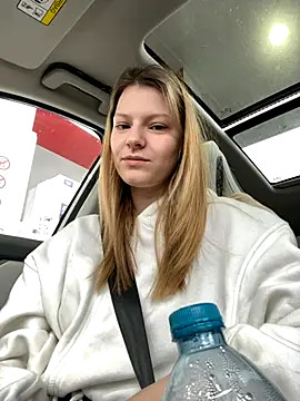 MaryHiggins online show from October 24, 9:28 am