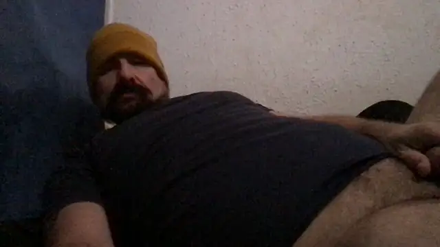 Snapshot of madmaxmiami chatting on October 17, 4:37 am madmaxmiami online show from October 17, 4:37 am