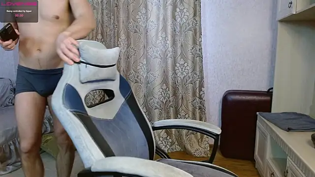 Aestheticguy101 online show from February 24, 12:48 pm