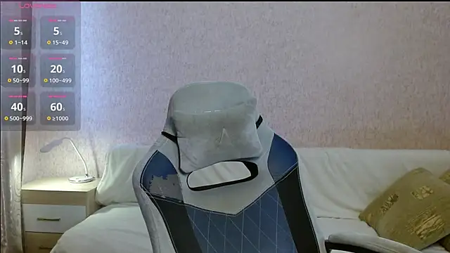 Aestheticguy101 online show from October 24, 11:17 am