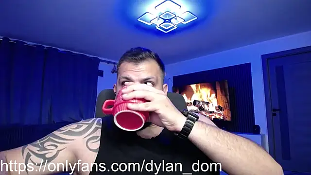 dyllan dom  online show from May 1, 10:25 pm