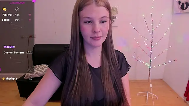 Snapshot of MillySandlerr chatting on December 22, 12:17 am MillySandlerr online show from December 22, 12:17 am