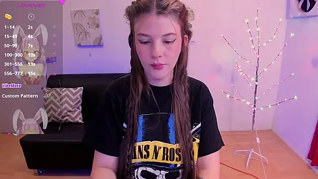 Snapshot of MillySandlerr chatting on January 28, 12:54 pm MillySandlerr online show from January 28, 12:54 pm