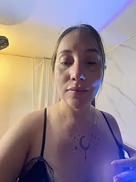 Snapshot of hotpawgmilf chatting on May 28, 10:07 pm hotpawgmilf online show from May 28, 10:07 pm