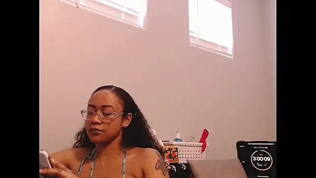 RylHoneyy online show from February 19, 8:05 pm