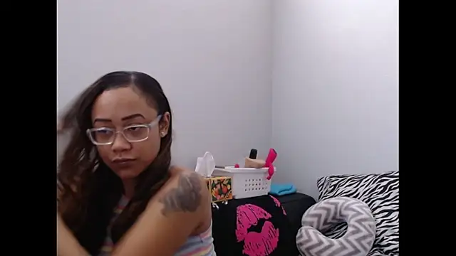 RylHoneyy online show from March 12, 8:37 pm