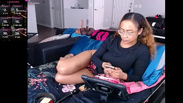 RylHoneyy online show from May 24, 7:30 pm