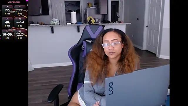 RylHoneyy online show from July 1, 8:08 pm