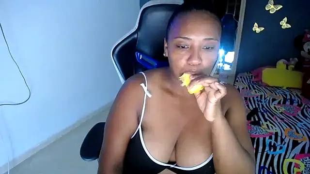 marysol83 online show from April 24, 1:19 am