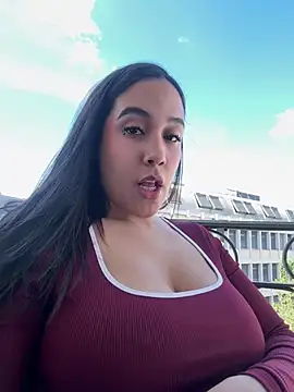 WHAAATTTTTTTTTT online show from June 1, 1:24 pm