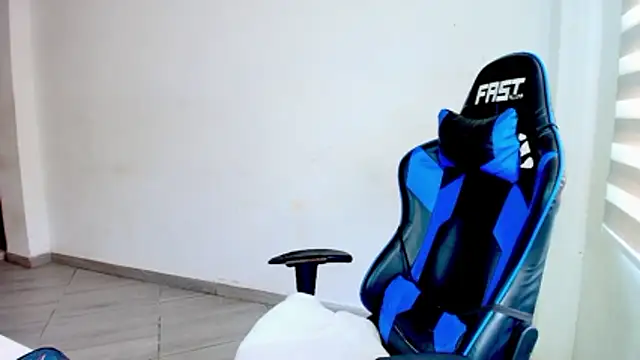 sophiax-x online show from March 15, 4:13 pm