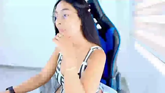 sophiax-x online show from April 19, 6:32 pm