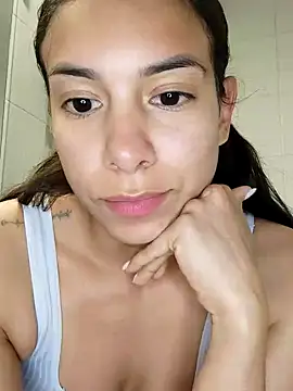 Snapshot of Angelinalombardi_ chatting on November 6, 12:22 am Angelinalombardi online show from November 6, 12:22 am