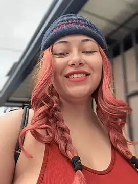 Snapshot of seraphine23 chatting on February 5, 6:04 pm seraphine23 online show from February 5, 6:04 pm