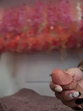 seraphine23 online show from March 7, 9:56 pm