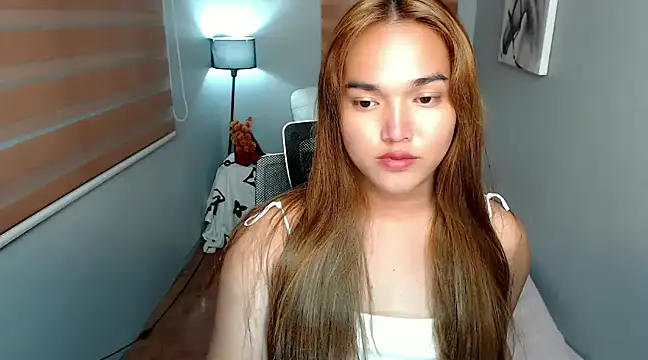 MoaningKylie online show from December 6, 1:44 pm