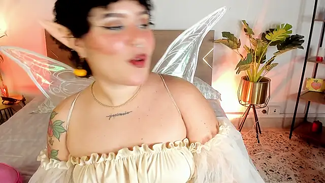 Snapshot of Amy_art chatting on May 8, 9:09 pm Amy art online show from May 8, 9:09 pm