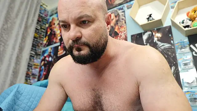 Snapshot of Muscle_Bear chatting on November 4, 6:01 am Muscle Bear online show from November 4, 6:01 am