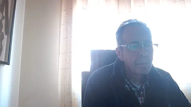 Snapshot of TonyComa chatting on January 14, 12:44 pm TonyComa online show from January 14, 12:44 pm