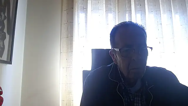Snapshot of TonyComa chatting on May 6, 9:36 am TonyComa online show from May 6, 9:36 am