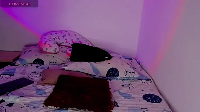 Snapshot of Abby_Saenz01 chatting on December 20, 2:41 am Abby Saenz01 online show from December 20, 2:41 am