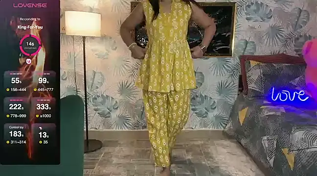 Snapshot of Sizzling__ZAARA chatting on January 24, 4:39 pm Sizzling ZAARA online show from January 24, 4:39 pm