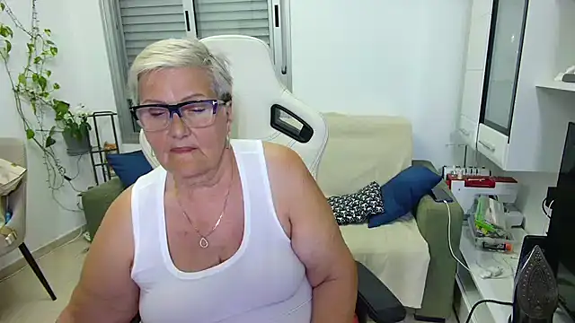 Selenna57 online show from May 14, 5:42 pm
