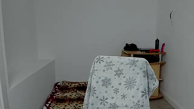 sexxymuscles4u online show from December 12, 12:44 pm