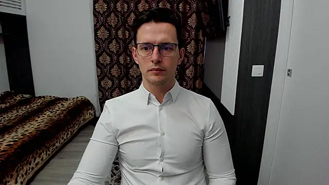 sexxymuscles4u online show from March 13, 8:26 am