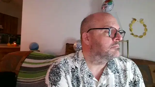 Snapshot of Ursulet_US chatting on May 22, 9:53 pm Ursulet US online show from May 22, 9:53 pm
