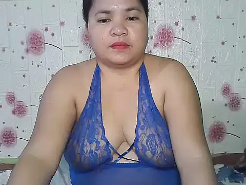 Snapshot of hotpussyxxx33x chatting on September 13, 4:45 am hotpussyxxx33x online show from September 13, 4:45 am