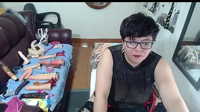 angelitolove727 online show from December 5, 8:11 pm