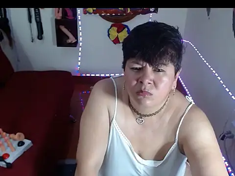Snapshot of angelitolove727 chatting on June 24, 11:59 pm angelitolove727 online show from June 24, 11:59 pm