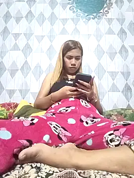 Snapshot of Cutie_body11 chatting on December 9, 1:51 am Cutie body11 online show from December 9, 1:51 am