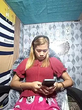 Snapshot of Cutie_body11 chatting on December 10, 1:22 am Cutie body11 online show from December 10, 1:22 am