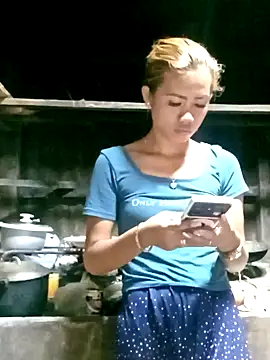 Snapshot of Cutie_body11 chatting on December 19, 12:12 pm Cutie body11 online show from December 19, 12:12 pm