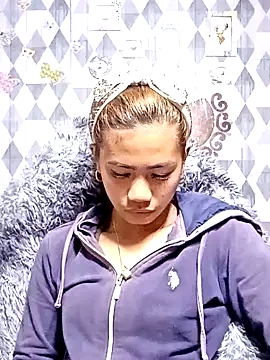 Snapshot of Cutie_body11 chatting on January 14, 1:04 am Cutie body11 online show from January 14, 1:04 am