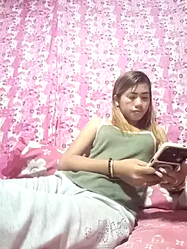 Snapshot of Cutie_body11 chatting on February 4, 6:14 am Cutie body11 online show from February 4, 6:14 am