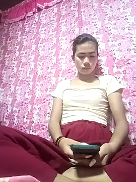 Snapshot of Cutie_body11 chatting on February 9, 8:24 pm Cutie body11 online show from February 9, 8:24 pm