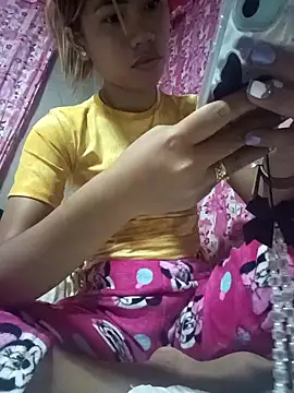 Snapshot of Cutie_body11 chatting on February 13, 11:58 pm Cutie body11 online show from February 13, 11:58 pm