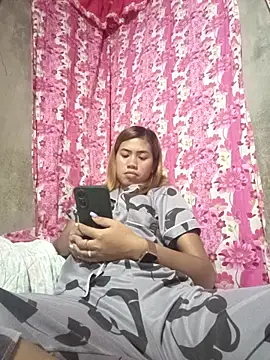 Snapshot of Cutie_body11 chatting on February 21, 6:29 am Cutie body11 online show from February 21, 6:29 am