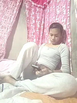 Snapshot of Cutie_body11 chatting on February 25, 1:30 am Cutie body11 online show from February 25, 1:30 am