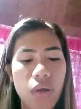 Snapshot of Cutie_body11 chatting on March 18, 10:37 pm Cutie body11 online show from March 18, 10:37 pm