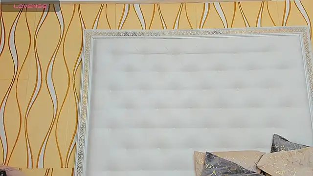Snapshot of karissia chatting on March 13, 9:21 am karissia online show from March 13, 9:21 am