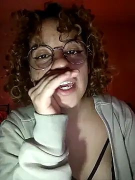 Snapshot of EmmaMelissa0521 chatting on February 15, 4:36 am EmmaMelissa0521 online show from February 15, 4:36 am